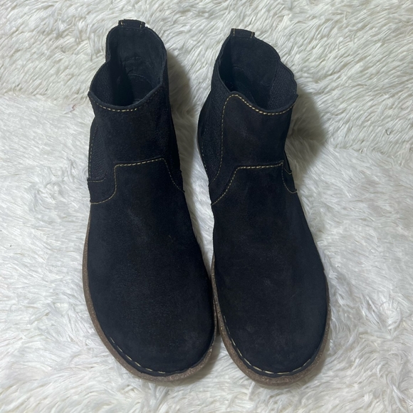 Born Shoes - Born Talyn Chelsea Ankle Booties Sz 8.5 Black Suede Leather Pull On Double Gore